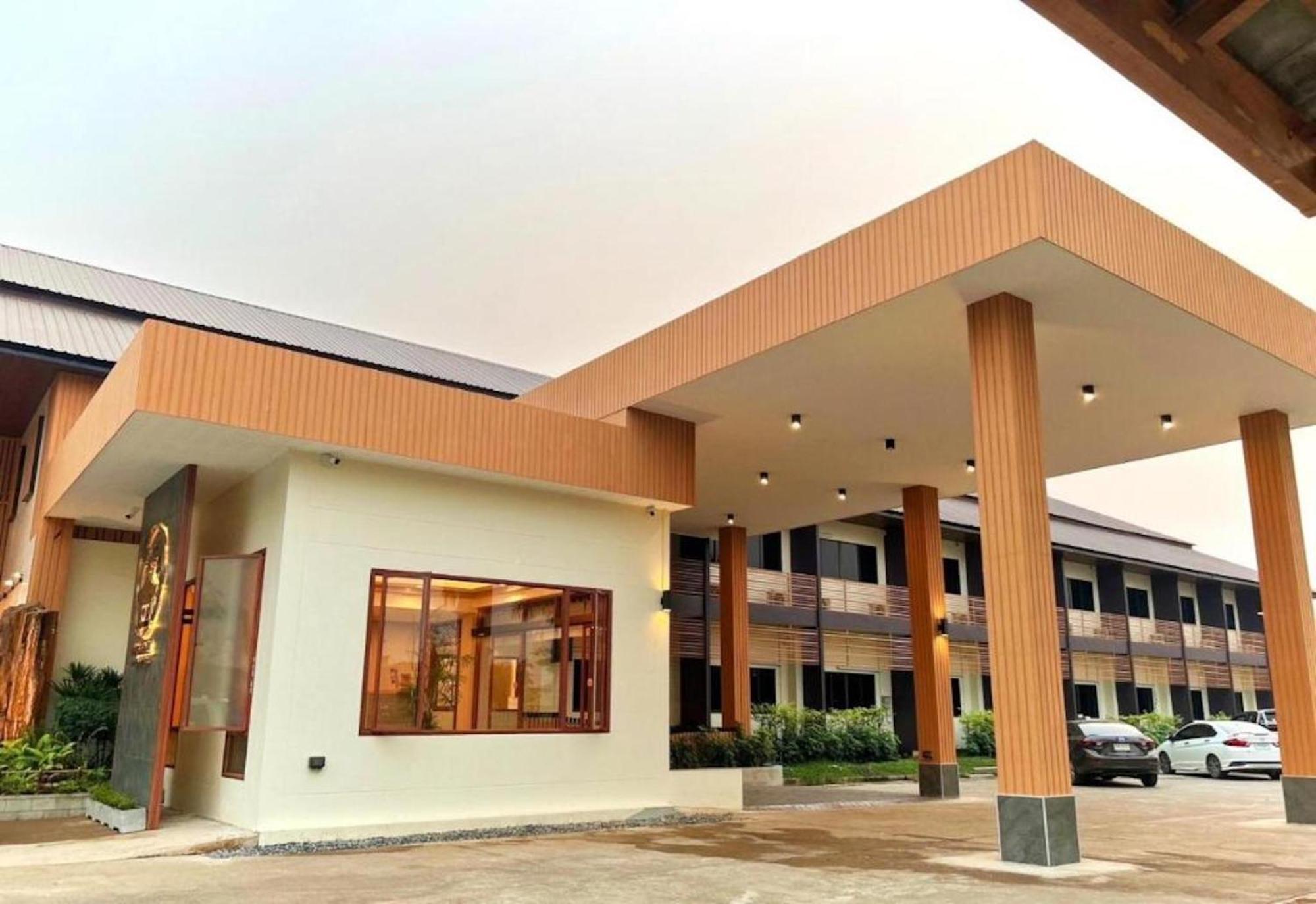 Kinnotel Phrae Exterior photo